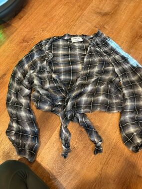 Lightweight Plaid cardigan in Black and Gray